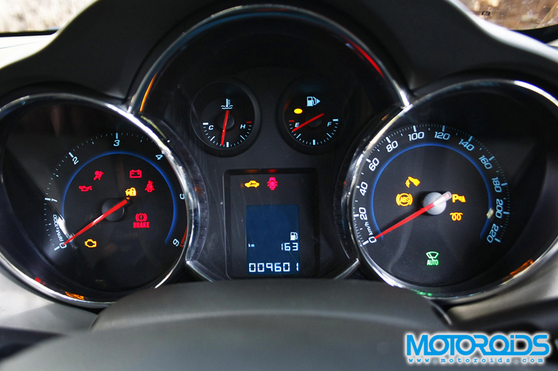 chevrolet cruze console motoroids
